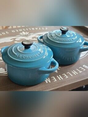 Set of 2 Brand New Le Creuset 10 cm Stoneware Mini Round Cocotte Caribbean Blue